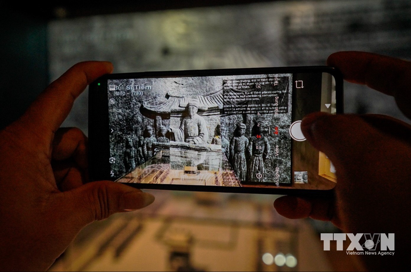 23 video 3D về các danh nhân được khắc ghi trên Bia Tiến sĩ góp phần tái hiện những câu chuyện lịch sử theo cách gần gũi, dễ tiếp nhận, tạo sức hấp dẫn đối với người xem. (Ảnh: Khánh Hoà/TTXVN)